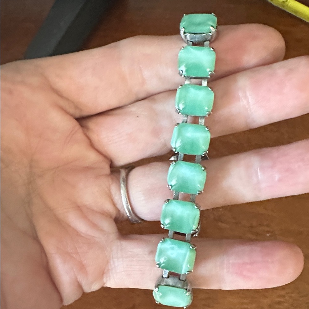 Vintage Elegant Silver and Green Bracelet from the 60s